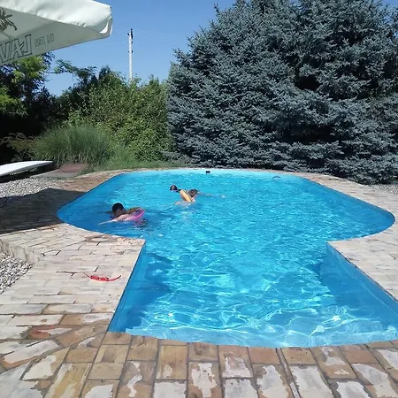 Hétvégi ház Country House *